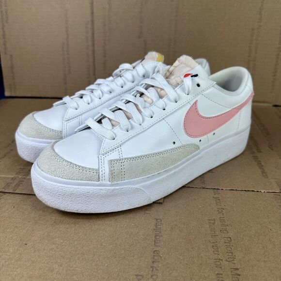Nike Women's Blazer Low Platform Size 10 White/Pink DJ0292-103 Casual - Picture 3 of 7